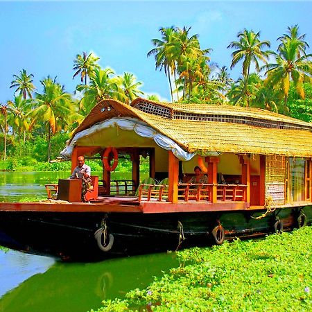 Chaandhni Lake View Hotel Alappuzha Kültér fotó