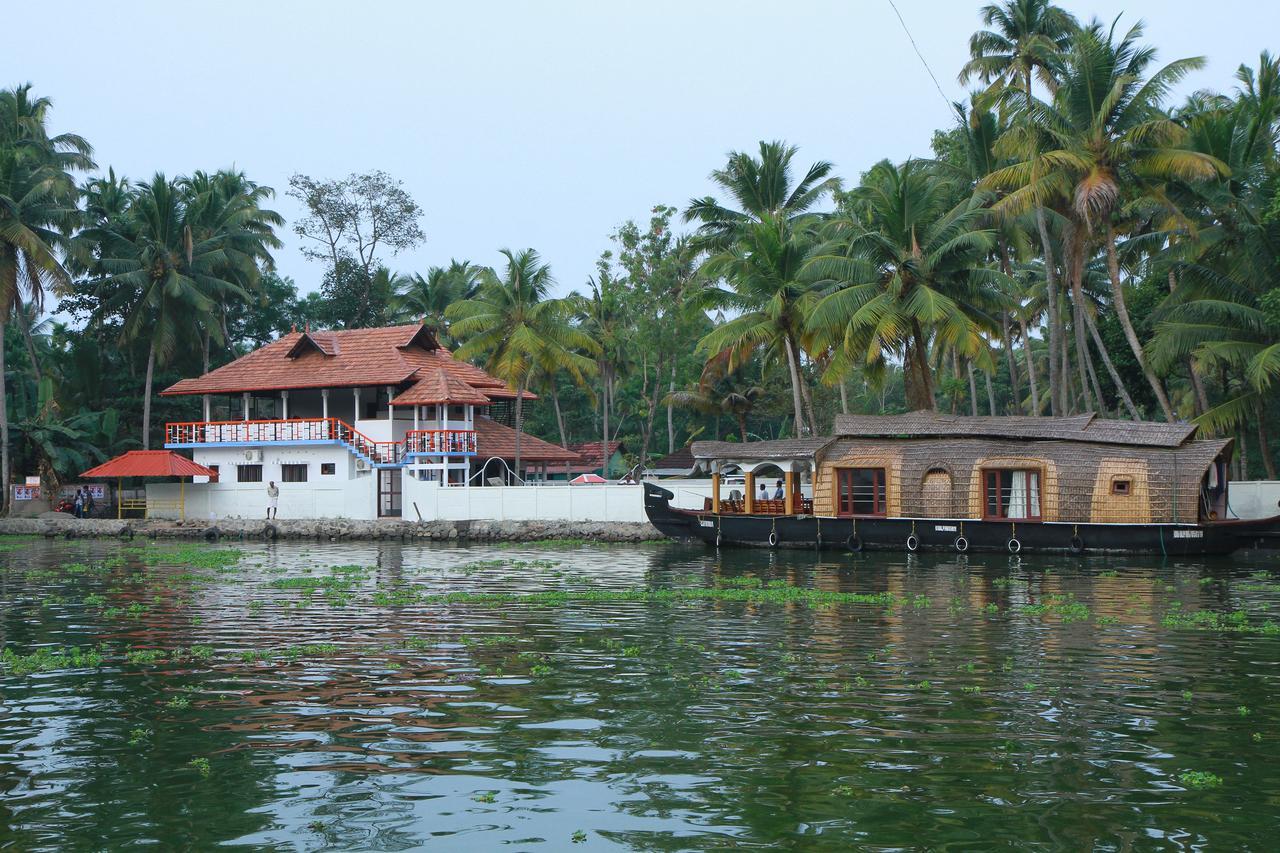 Chaandhni Lake View Hotel Alappuzha Kültér fotó