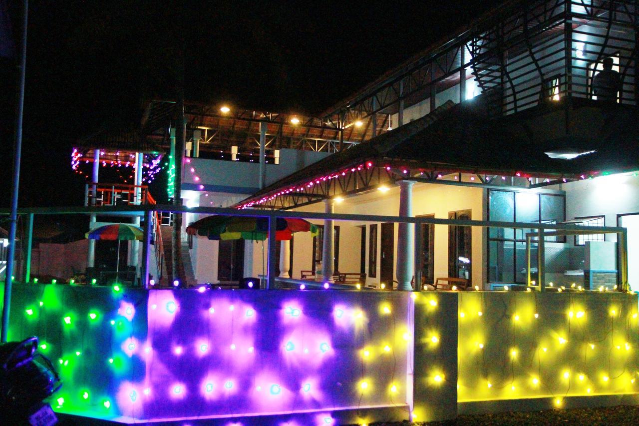 Chaandhni Lake View Hotel Alappuzha Kültér fotó