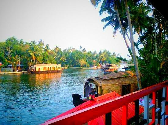 Chaandhni Lake View Hotel Alappuzha Kültér fotó
