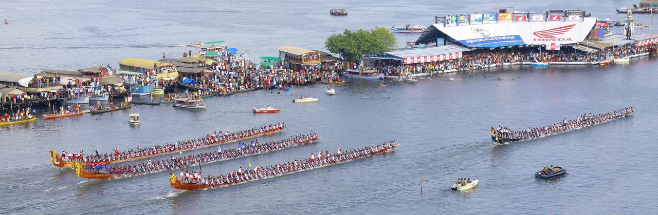 Chaandhni Lake View Hotel Alappuzha Kültér fotó